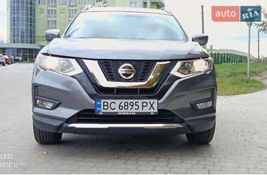 Позашляховик / Кросовер Nissan Rogue 2017 в Городку