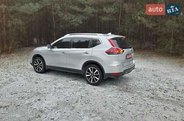 Внедорожник / Кроссовер Nissan Rogue 2018 в 