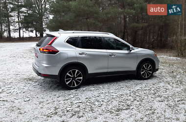 Внедорожник / Кроссовер Nissan Rogue 2018 в 