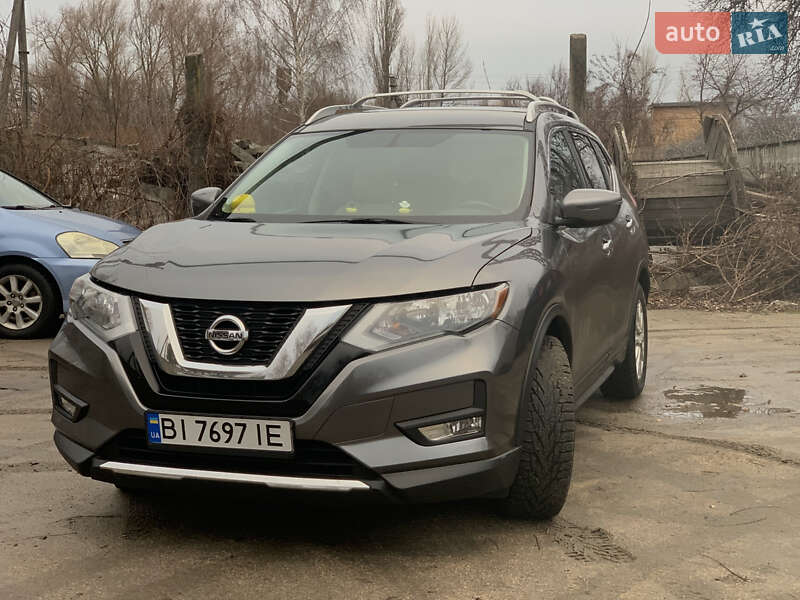 Внедорожник / Кроссовер Nissan Rogue 2016 в Кременчуге