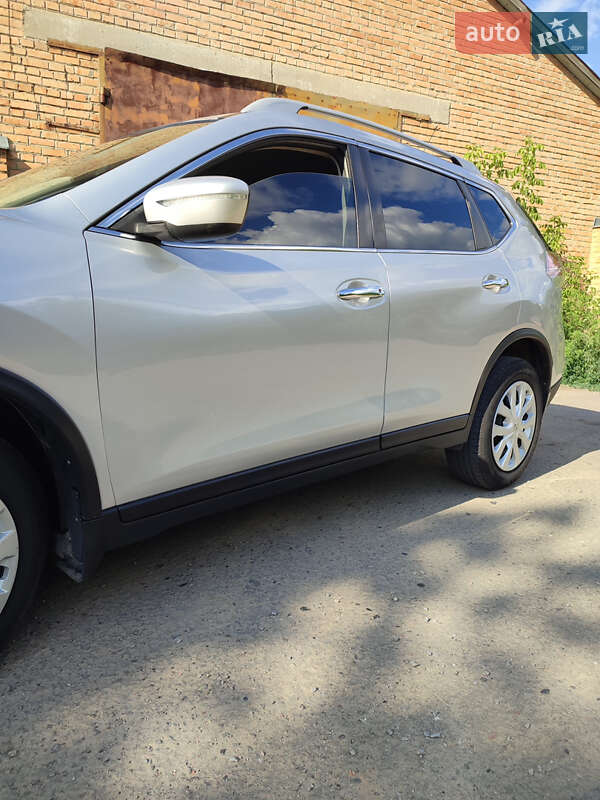 Позашляховик / Кросовер Nissan Rogue 2015 в Опішне