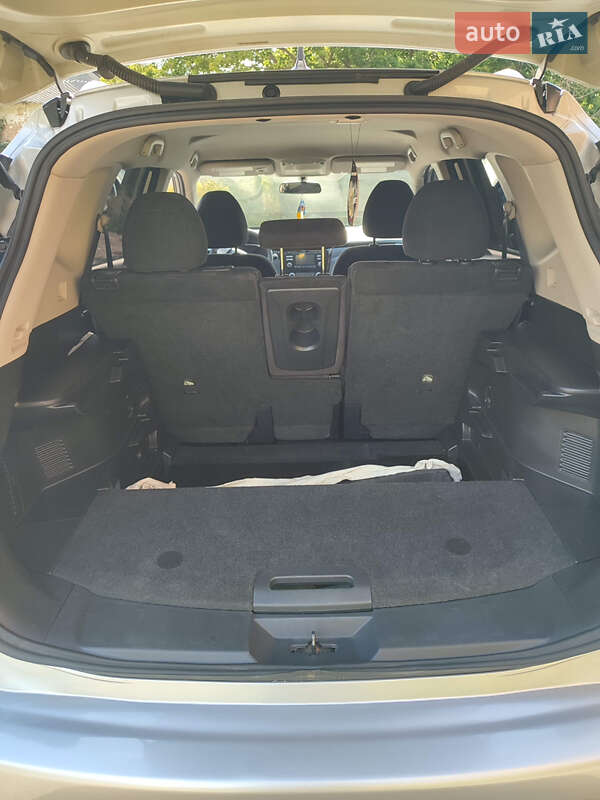 Позашляховик / Кросовер Nissan Rogue 2015 в Опішне