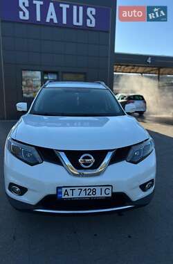 Внедорожник / Кроссовер Nissan Rogue 2015 в Самборе