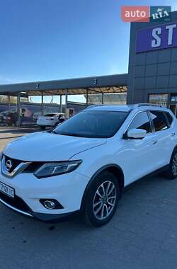 Внедорожник / Кроссовер Nissan Rogue 2015 в Самборе