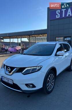 Внедорожник / Кроссовер Nissan Rogue 2015 в Самборе