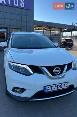 Внедорожник / Кроссовер Nissan Rogue 2015 в Самборе