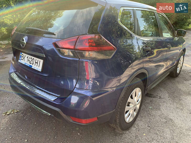 Внедорожник / Кроссовер Nissan Rogue 2017 в Радивилове