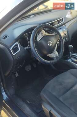 Позашляховик / Кросовер Nissan Rogue 2016 в Бару