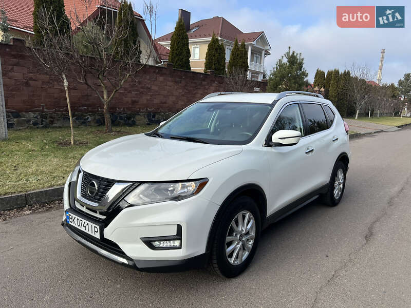 Позашляховик / Кросовер Nissan Rogue 2018 в Рівному