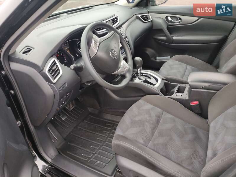 Внедорожник / Кроссовер Nissan Rogue 2014 в Ужгороде