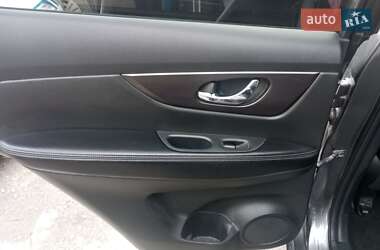 Внедорожник / Кроссовер Nissan Rogue 2016 в 