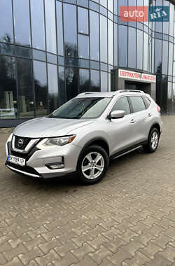 Внедорожник / Кроссовер Nissan Rogue 2018 в 