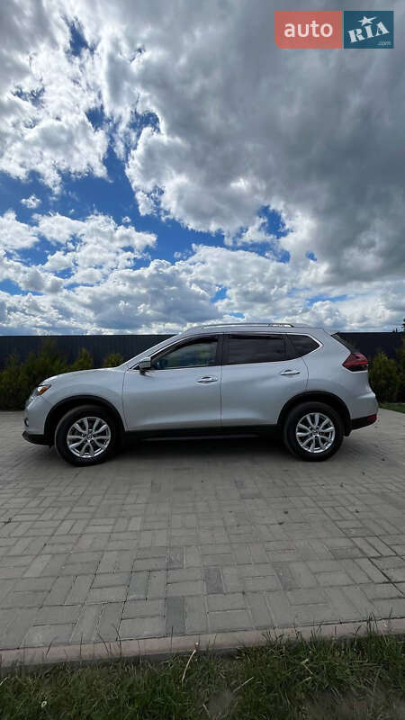 Внедорожник / Кроссовер Nissan Rogue 2018 в Львове