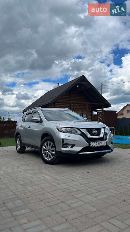 Внедорожник / Кроссовер Nissan Rogue 2018 в Львове