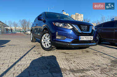 Внедорожник / Кроссовер Nissan Rogue 2017 в 