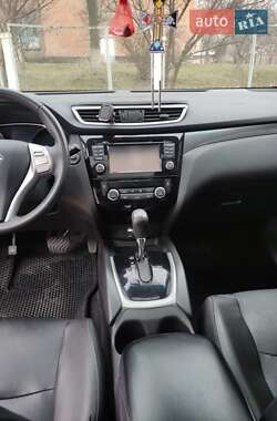 Внедорожник / Кроссовер Nissan Rogue 2016 в 