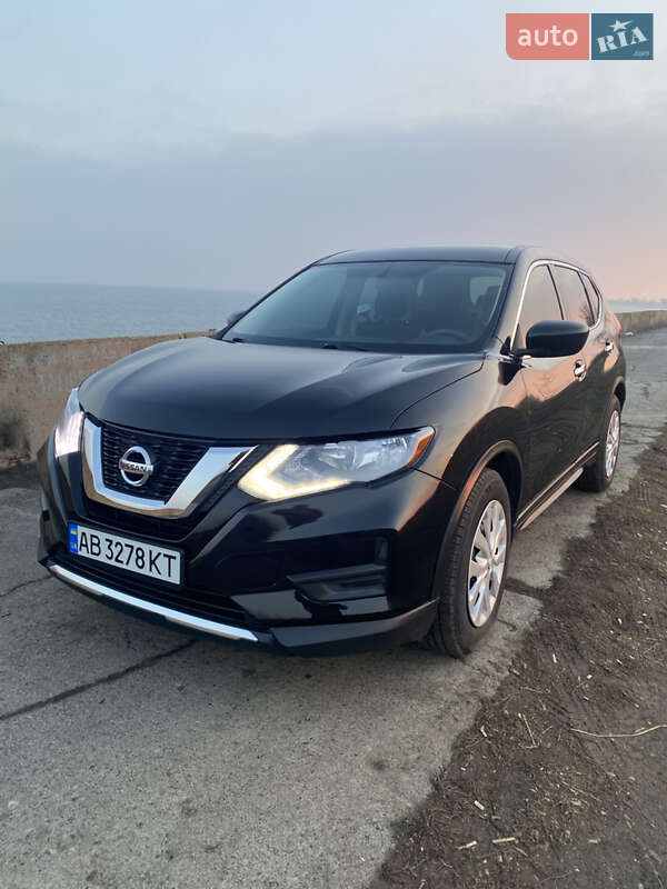 Внедорожник / Кроссовер Nissan Rogue 2017 в Зеленодольской
