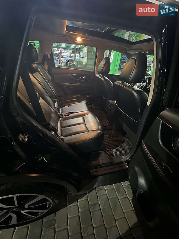 Внедорожник / Кроссовер Nissan Rogue 2019 в Киеве