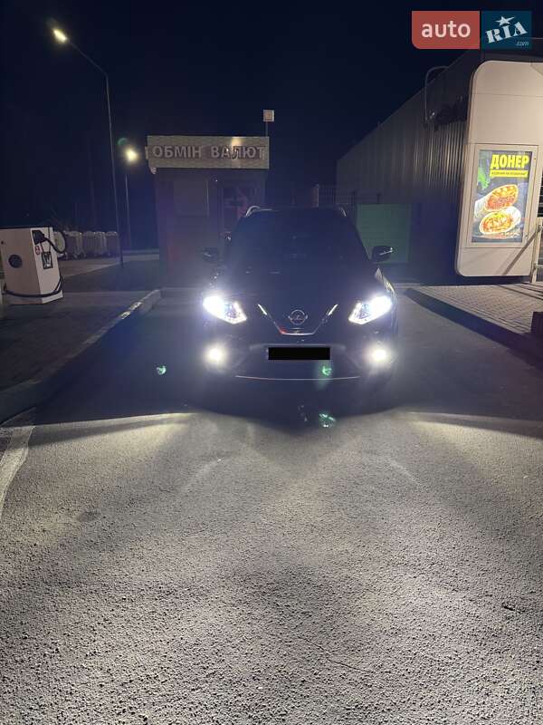 Внедорожник / Кроссовер Nissan Rogue 2015 в Полтаве