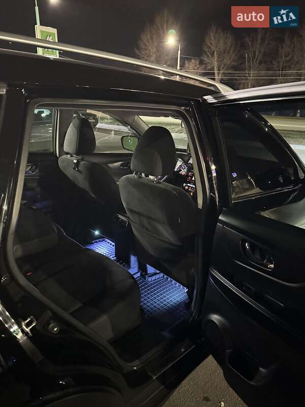 Внедорожник / Кроссовер Nissan Rogue 2015 в Полтаве