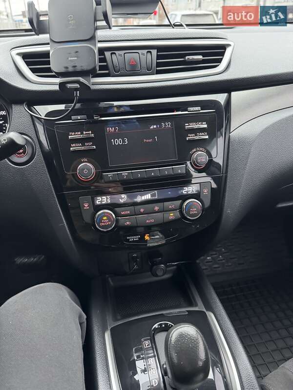 Внедорожник / Кроссовер Nissan Rogue 2015 в Полтаве