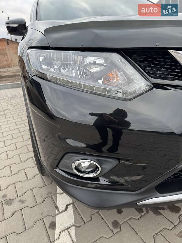 Внедорожник / Кроссовер Nissan Rogue 2015 в Полтаве