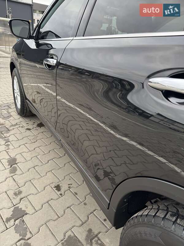 Внедорожник / Кроссовер Nissan Rogue 2015 в Полтаве