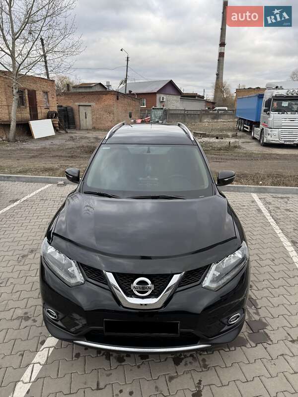 Внедорожник / Кроссовер Nissan Rogue 2015 в Полтаве
