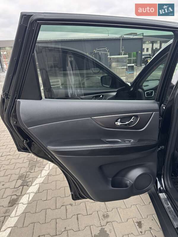 Внедорожник / Кроссовер Nissan Rogue 2015 в Полтаве