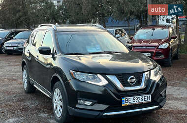 Внедорожник / Кроссовер Nissan Rogue 2017 в Львове