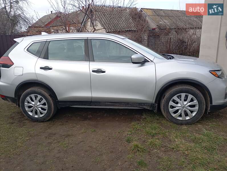 Внедорожник / Кроссовер Nissan Rogue 2019 в Ромнах