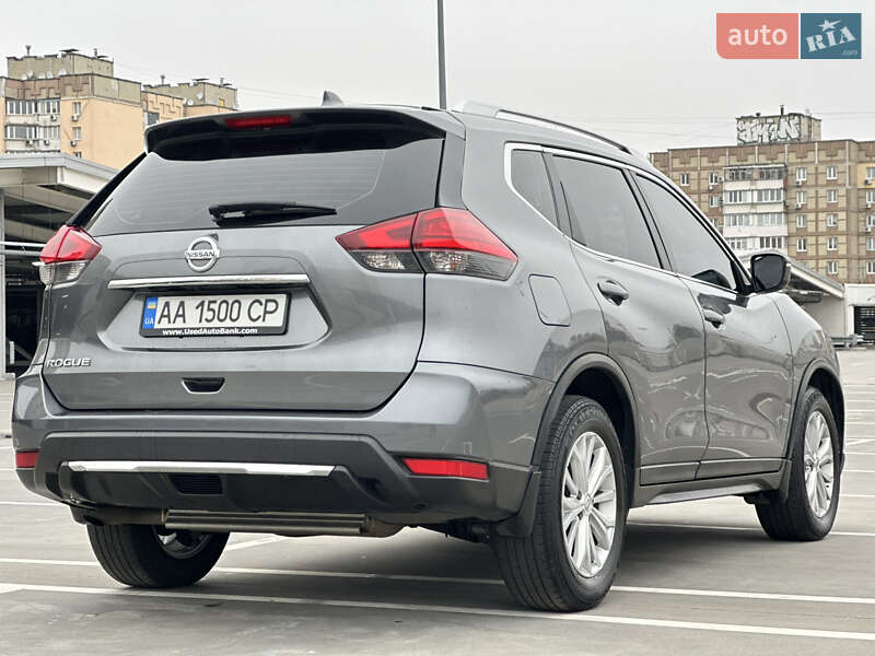 Внедорожник / Кроссовер Nissan Rogue 2017 в Киеве