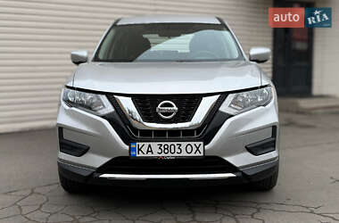 Внедорожник / Кроссовер Nissan Rogue 2016 в Киеве