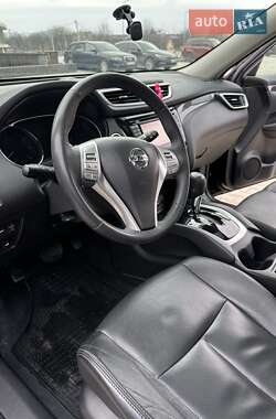 Позашляховик / Кросовер Nissan Rogue 2015 в 