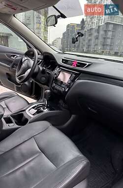 Позашляховик / Кросовер Nissan Rogue 2015 в 
