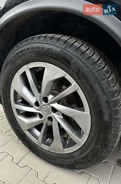 Позашляховик / Кросовер Nissan Rogue 2015 в 