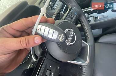 Внедорожник / Кроссовер Nissan Rogue 2022 в 