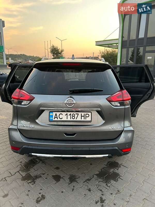 Позашляховик / Кросовер Nissan Rogue 2020 в Нововолинську