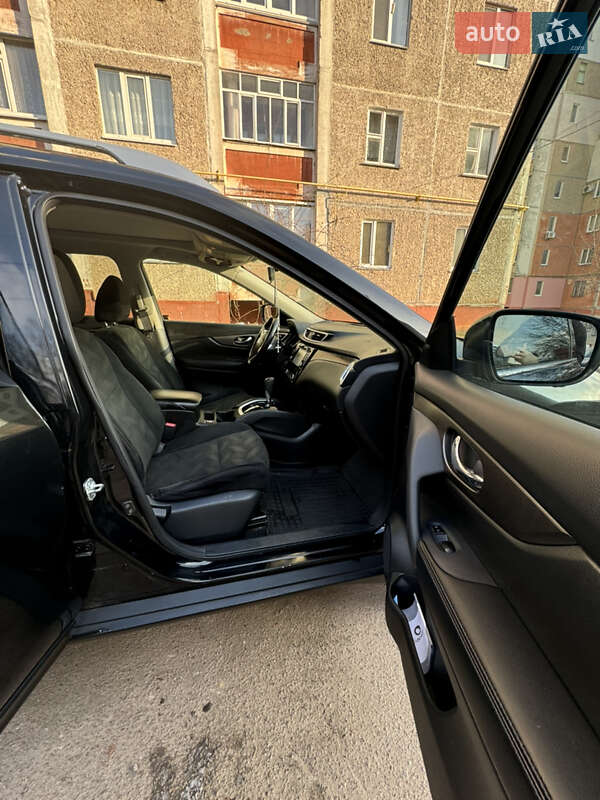 Внедорожник / Кроссовер Nissan Rogue 2015 в Чернигове
