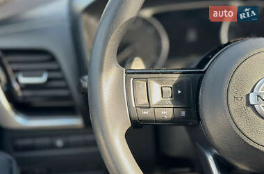 Внедорожник / Кроссовер Nissan Rogue 2020 в 