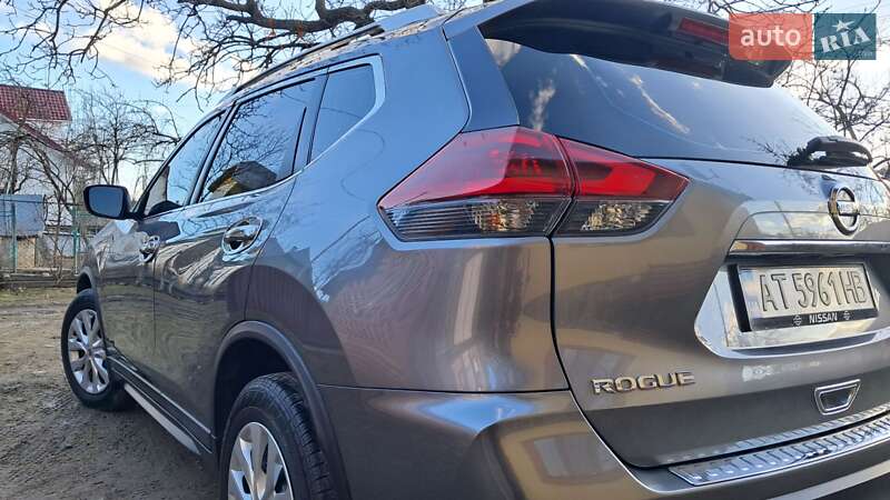 Внедорожник / Кроссовер Nissan Rogue 2018 в Надворной
