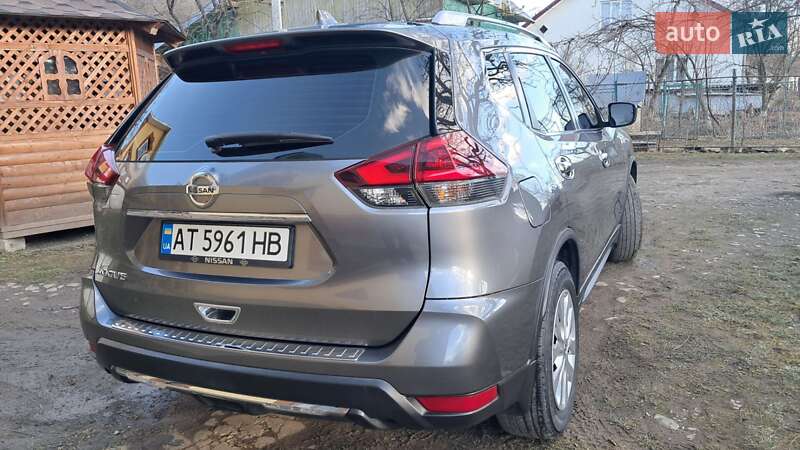 Внедорожник / Кроссовер Nissan Rogue 2018 в Надворной