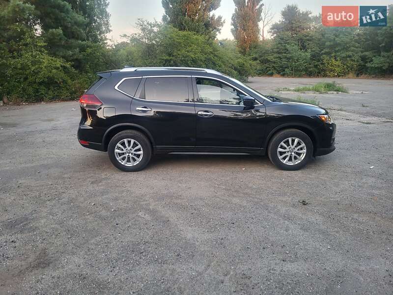 Позашляховик / Кросовер Nissan Rogue 2020 в Городищеві