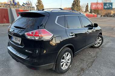 Позашляховик / Кросовер Nissan Rogue 2016 в Валках