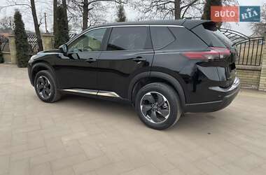 Внедорожник / Кроссовер Nissan Rogue 2023 в 
