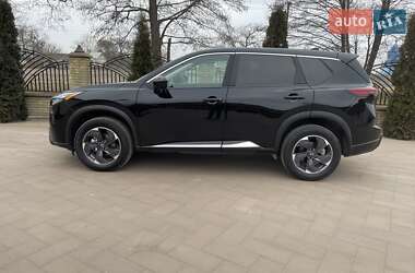 Внедорожник / Кроссовер Nissan Rogue 2023 в 