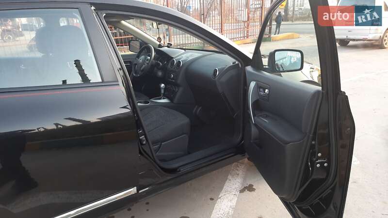 Внедорожник / Кроссовер Nissan Rogue 2013 в Ивано-Франковске