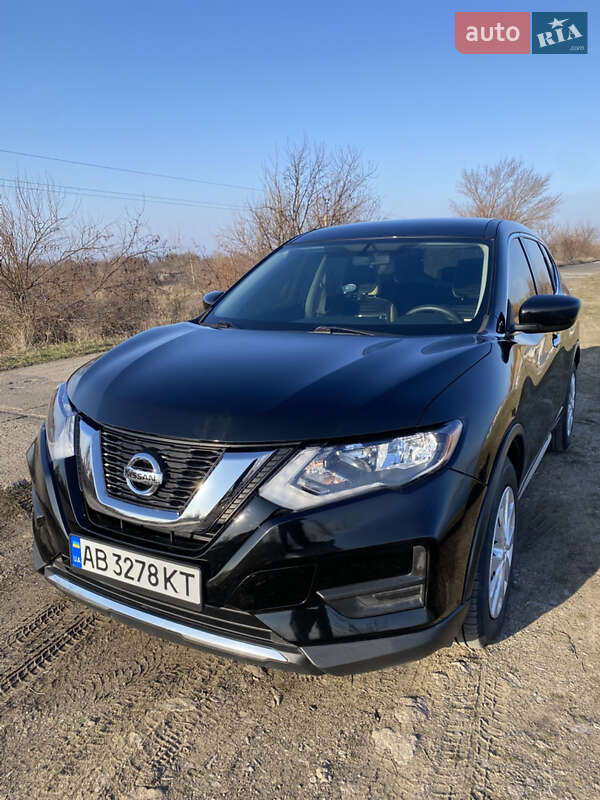 Внедорожник / Кроссовер Nissan Rogue 2017 в Зеленодольской