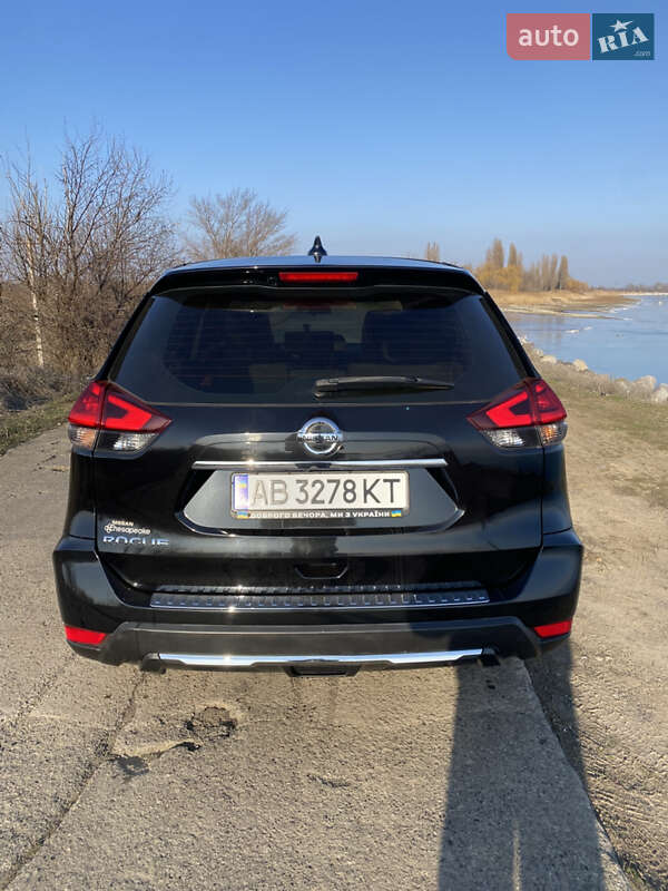 Внедорожник / Кроссовер Nissan Rogue 2017 в Зеленодольской