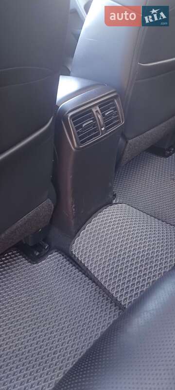 Позашляховик / Кросовер Nissan Rogue 2014 в Полтаві